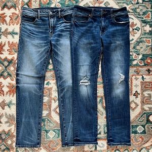 2 pairs American Eagle Slim Straight Jeans 31x32